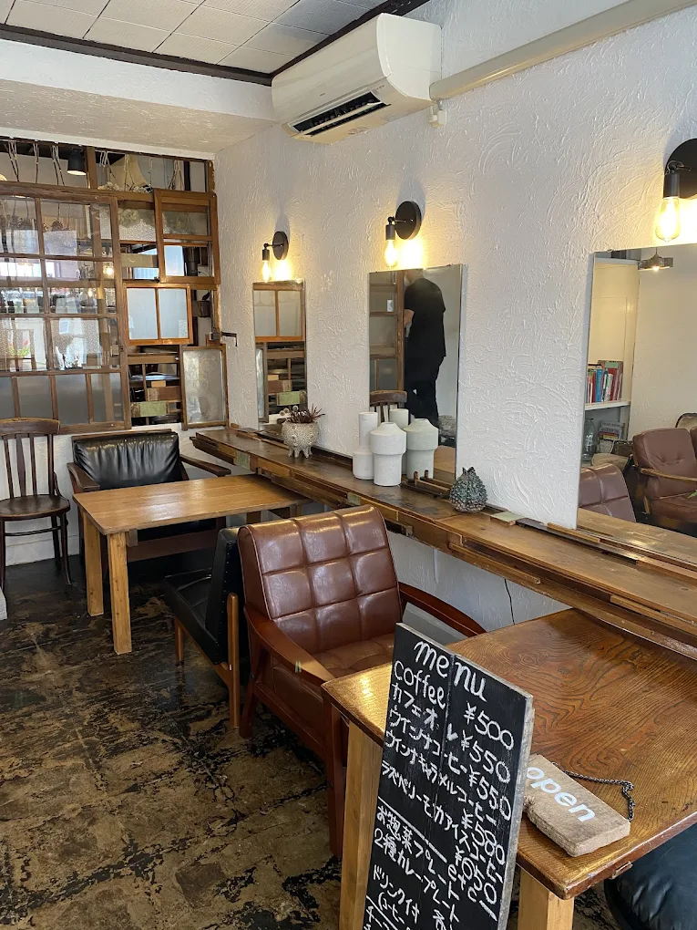 さまざまな業種の店舗デザインに対応2